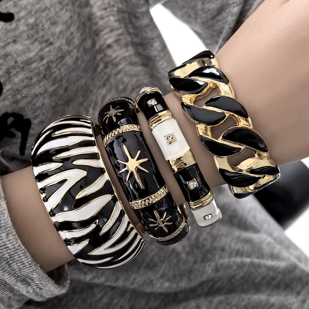Bracelets larges ronds en méta - Zebra Tablet Accessories avis et prix